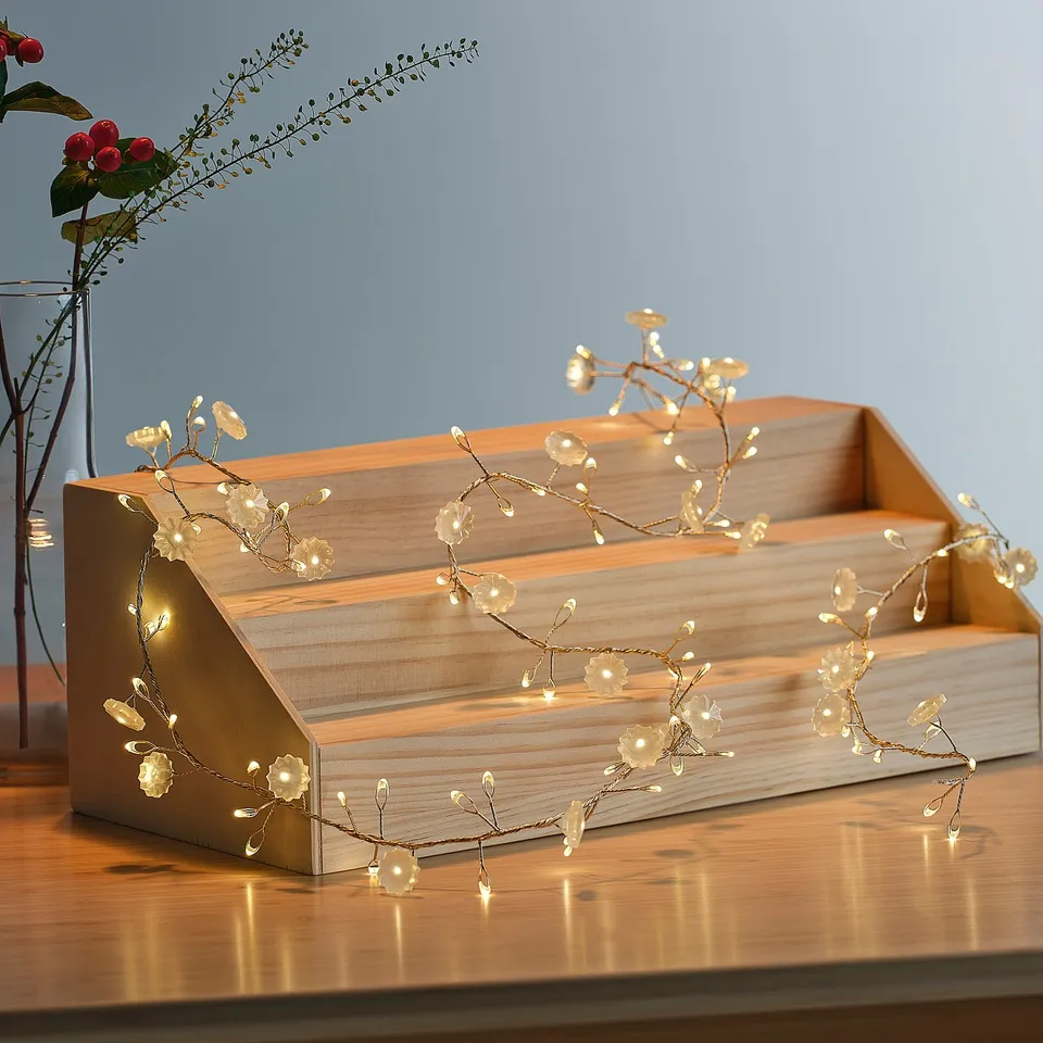 STRÅLA LED lighting chain, battery-operated flower