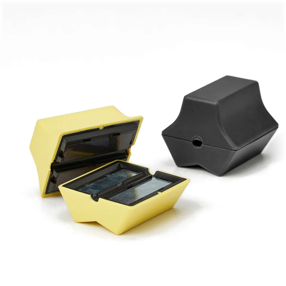 Two HAVSKÅL usb anchors displayed, one open yellow showing magnet, one closed black.