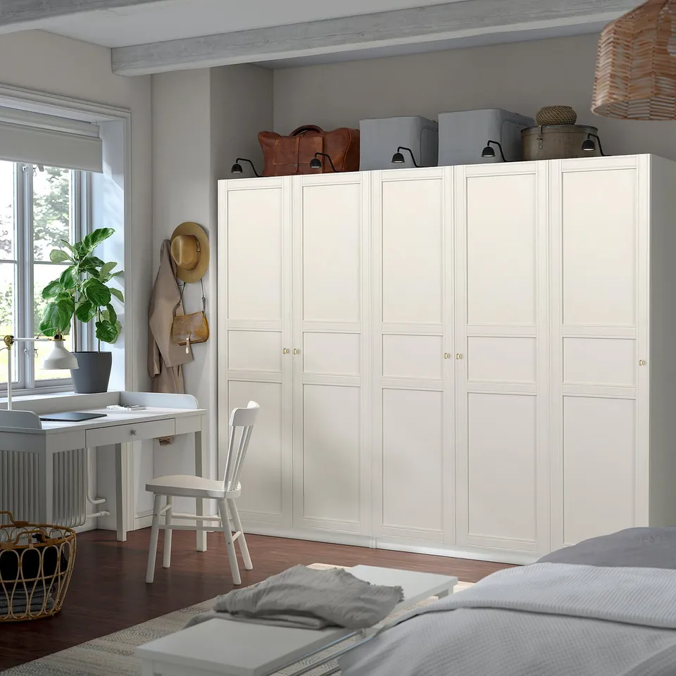 PAX / FLISBERGET in a room