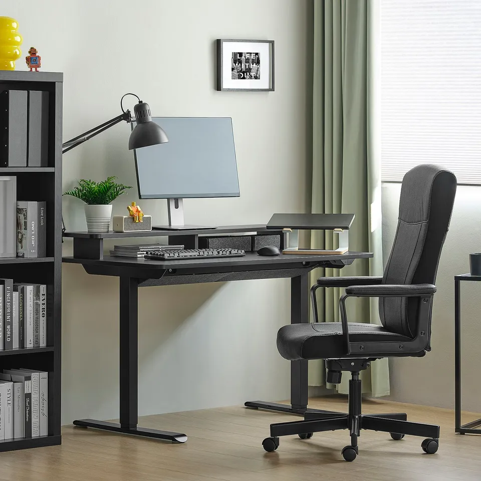 TRAVSPORT / MILLBERGET Desk and chair, electric black