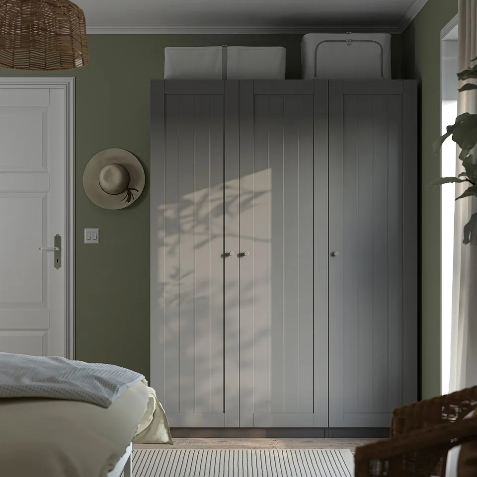 PAX / GULLABERG in a room