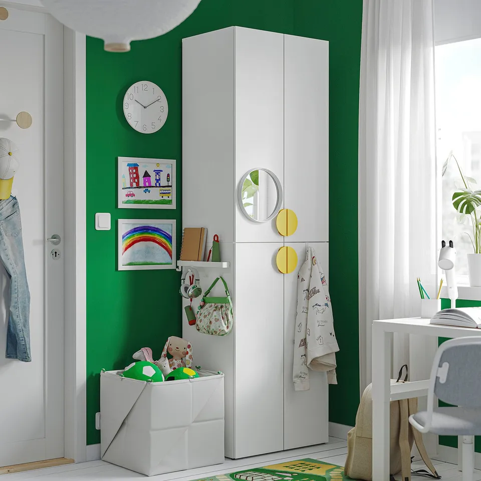 LASTARE in a room