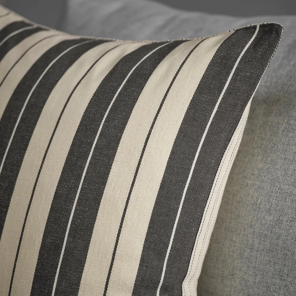 part: KORALLBUSKE cushion cover