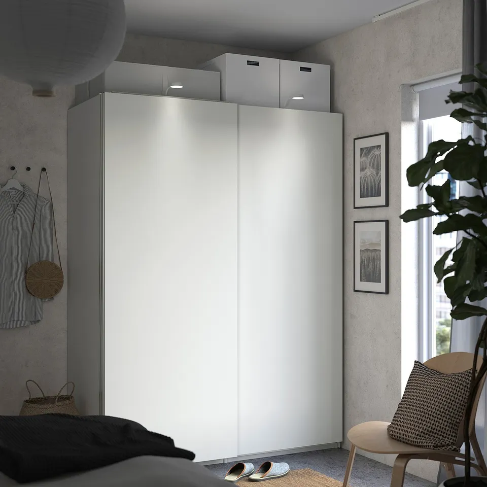HASVIK in a room
