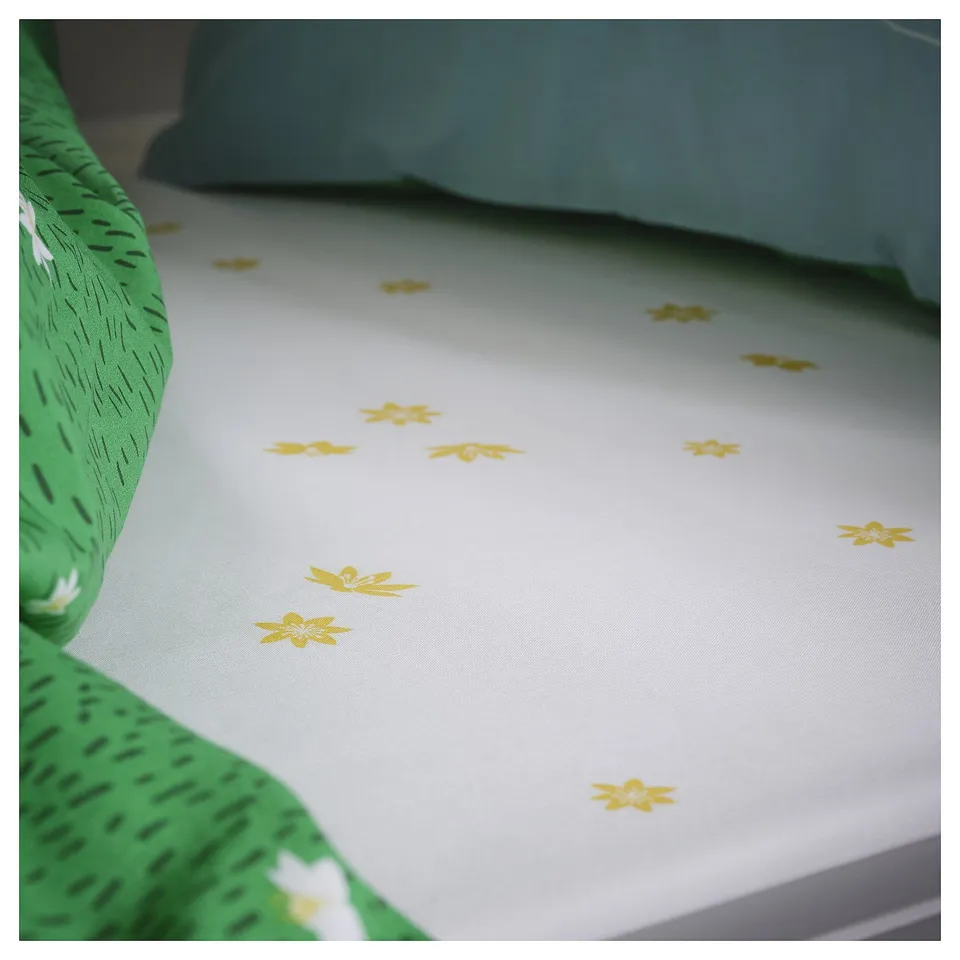 SKOGSDUVA Fitted sheet, white yellow/flower pattern, 90x200 cm