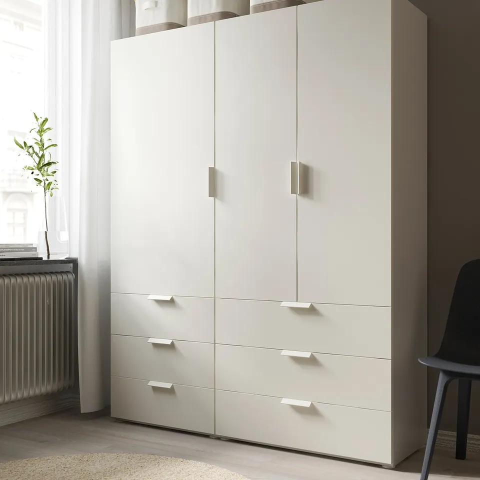 White FONNES platsa door: unified wardrobe look, dust protection, hangs left or right.