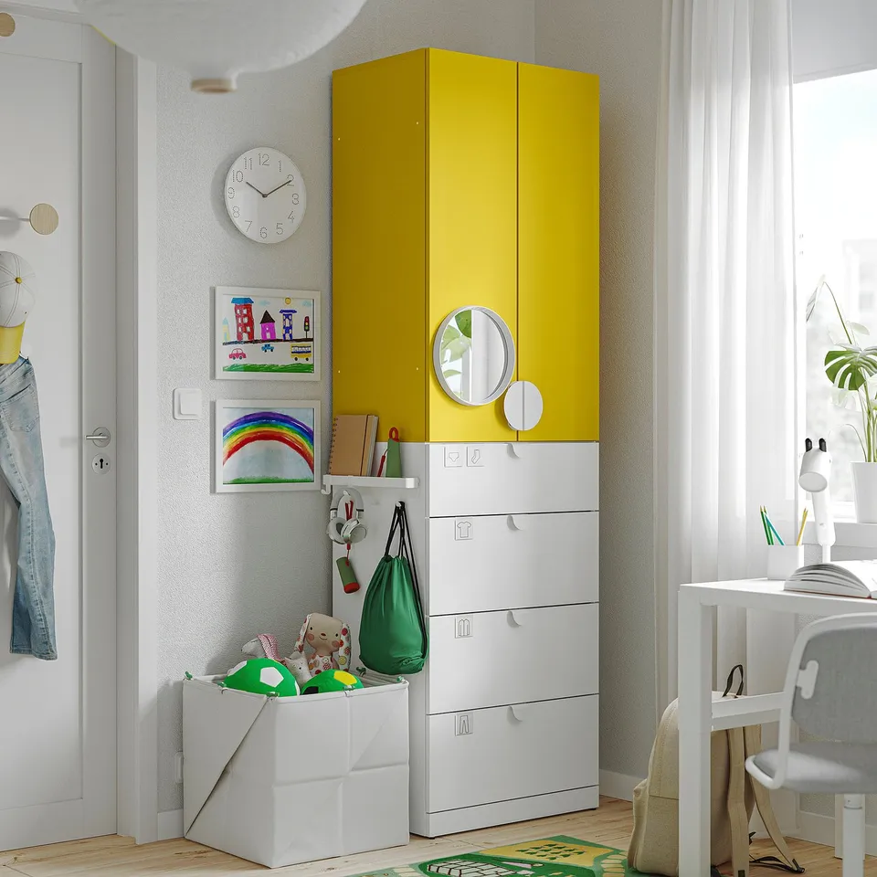LASTARE in a room
