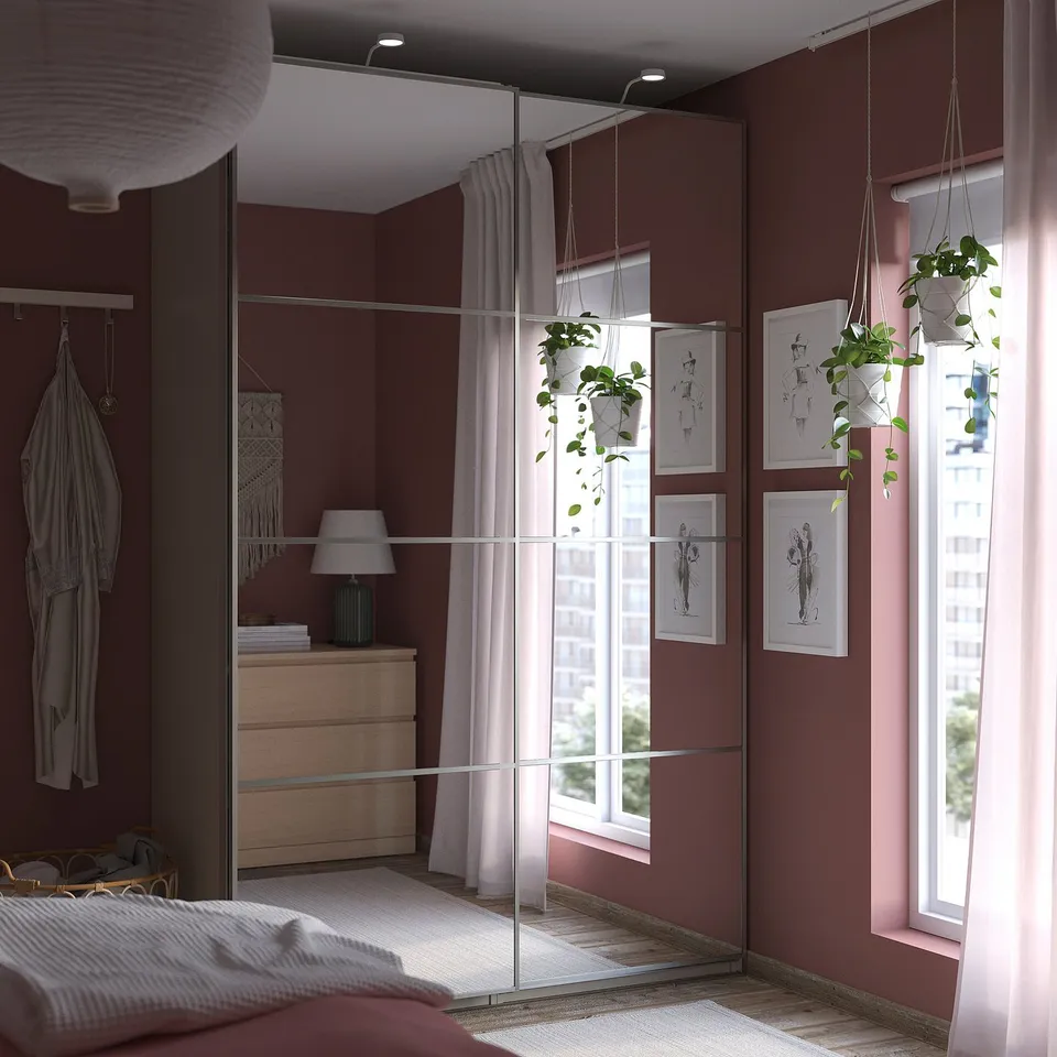 PAX / AULI in a room