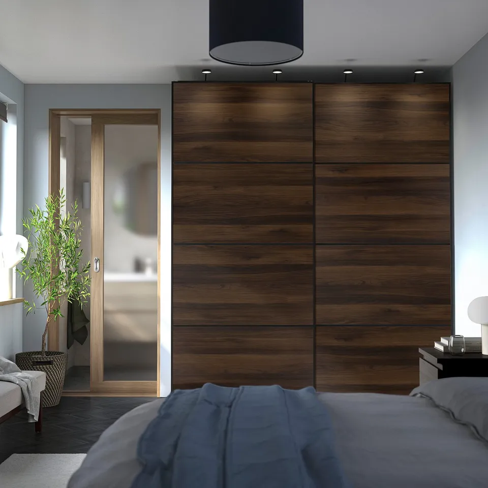 MEHAMN in a room