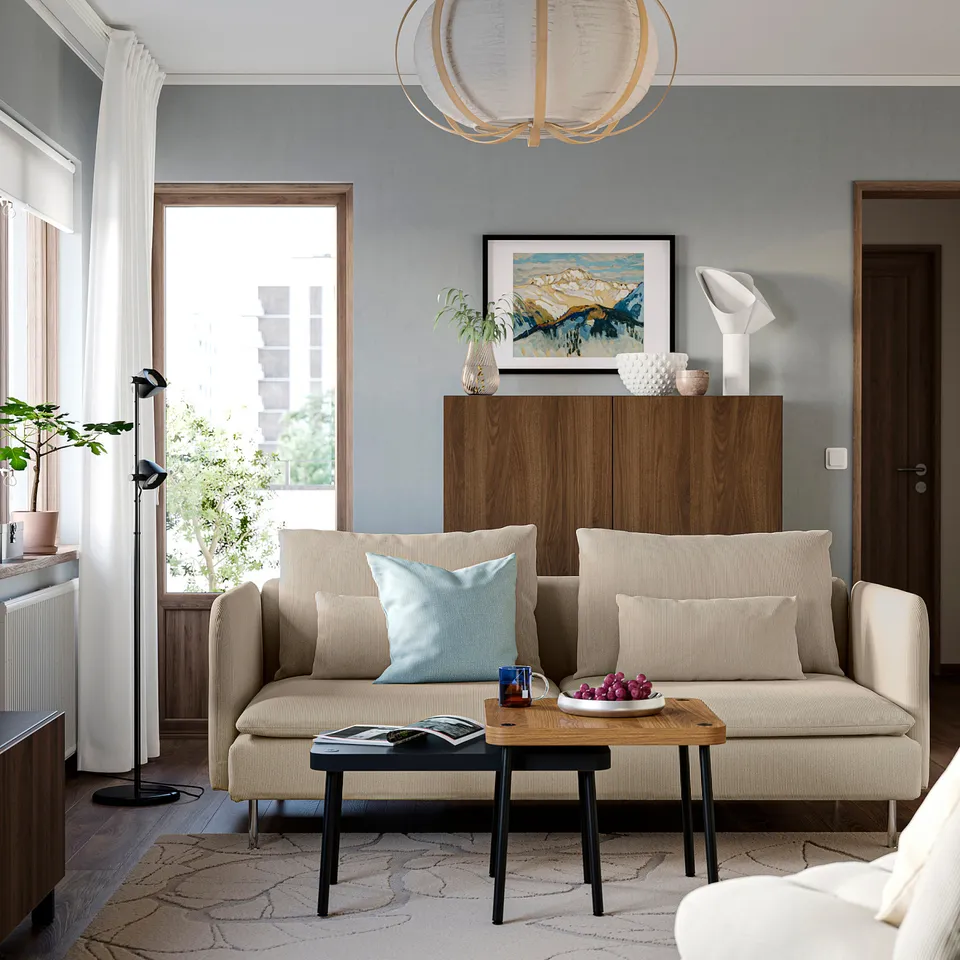 SÖDERHAMN in a room