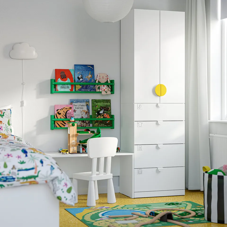 LASTARE in a room
