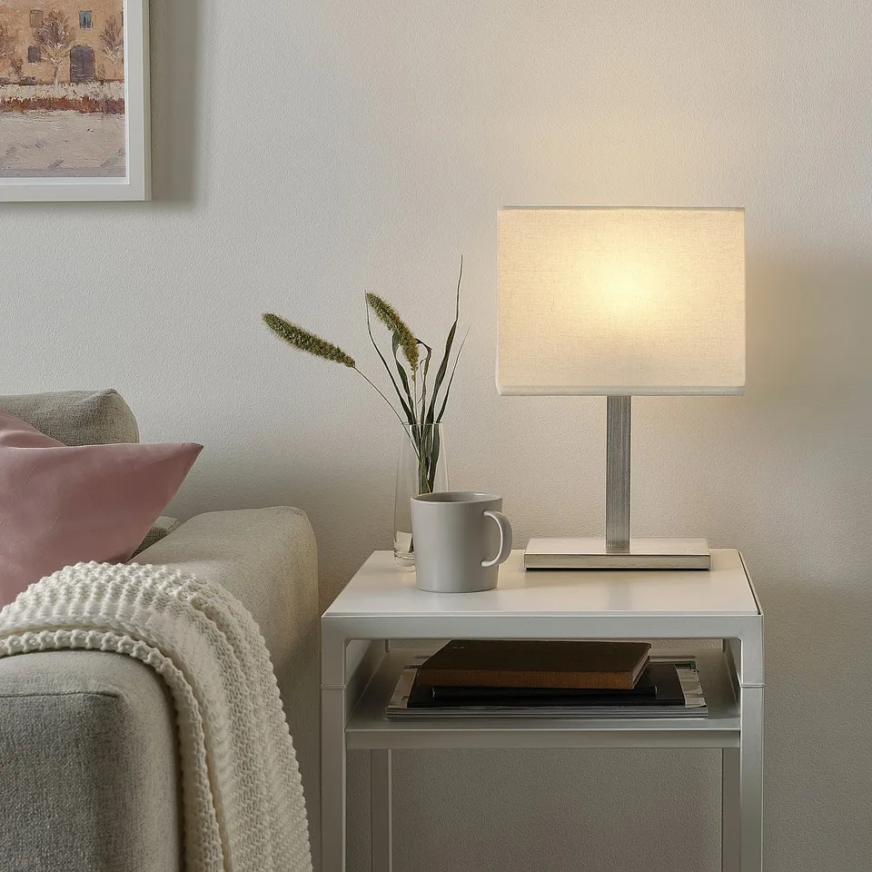 TOMELILLA in a room