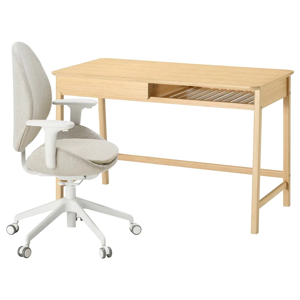 BETESHÄST desk and hattefjäll chair. Light wood desk, open shelf. Light grey chair, ergonomic, height adjustable.
