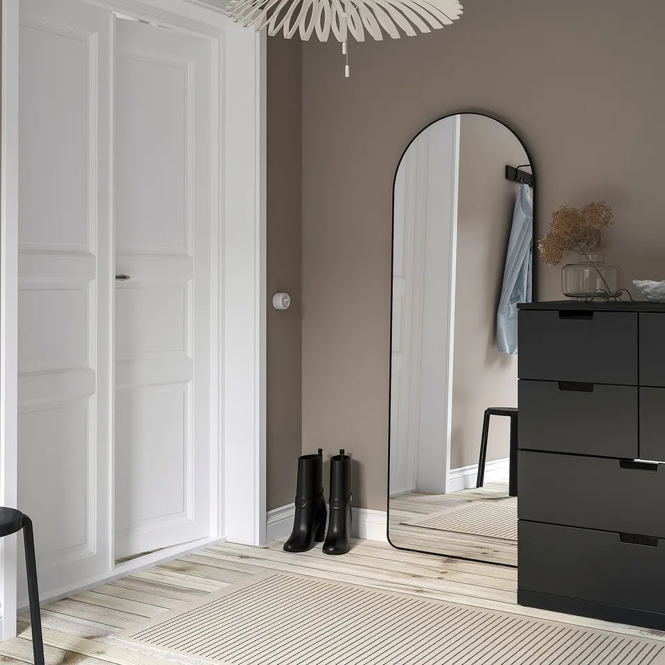 LINDBYN in a room
