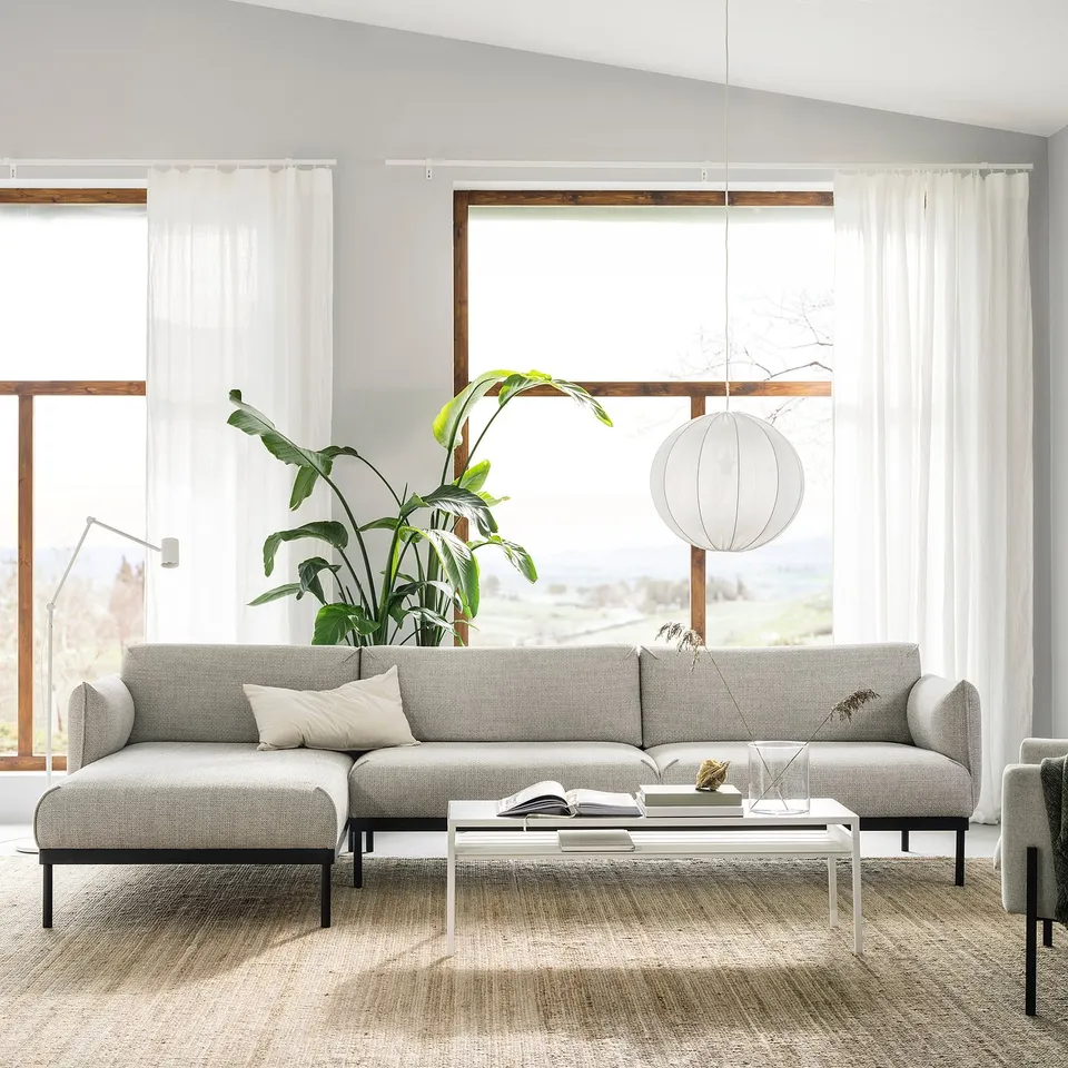ÄPPLARYD in a room