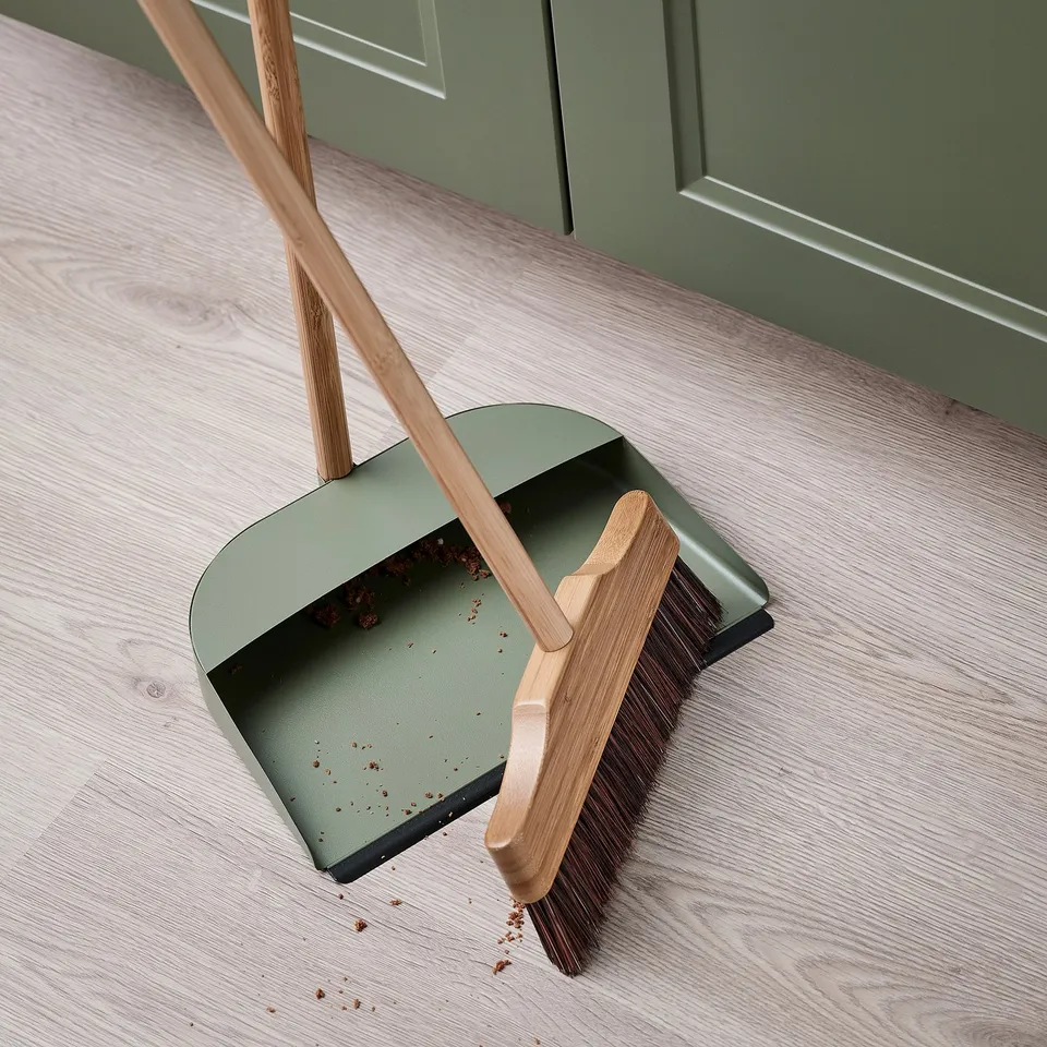 VINDSIKT Dustpan/broom, bamboo/grey-green