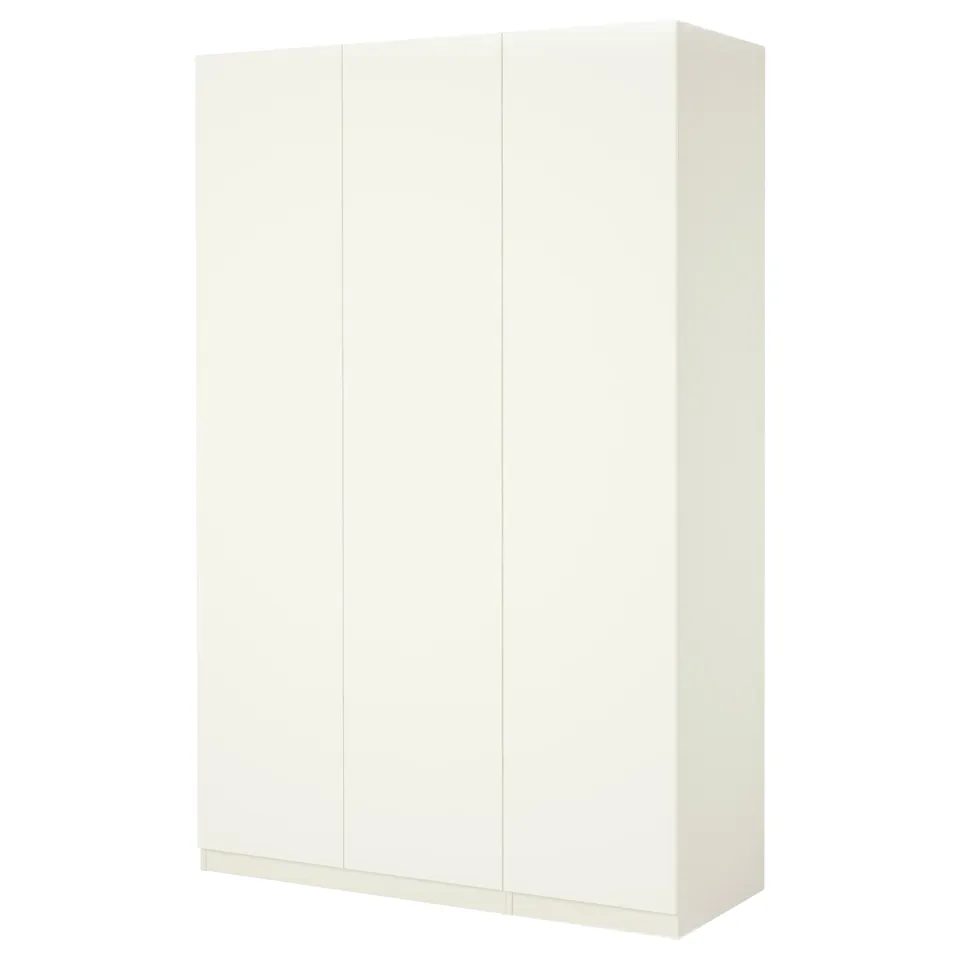White PAX wardrobe, rectangular, minimalist design, made of particleboard, with soft-closing hinges.