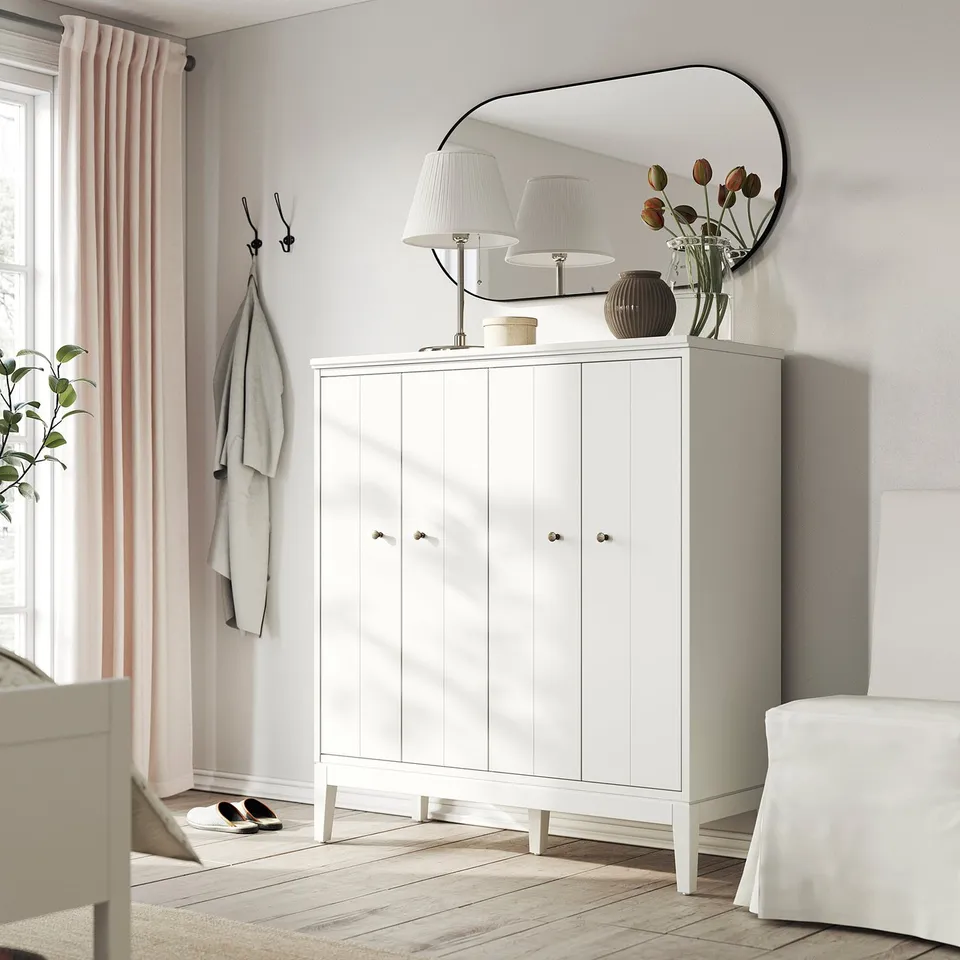 IDANÄS in a room