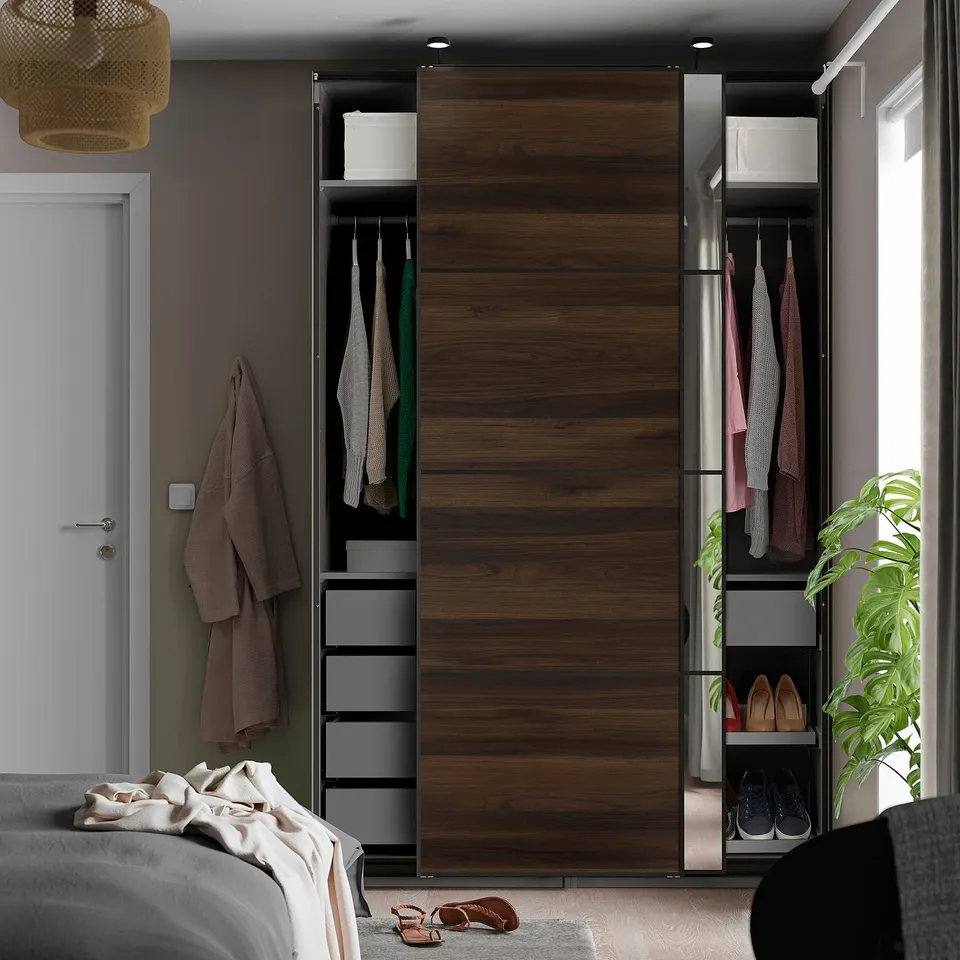 PAX / MEHAMN/AULI in a room