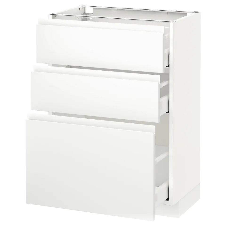 A METOD kitchen unit in white with sleek, smooth drawer fronts and a modern design.