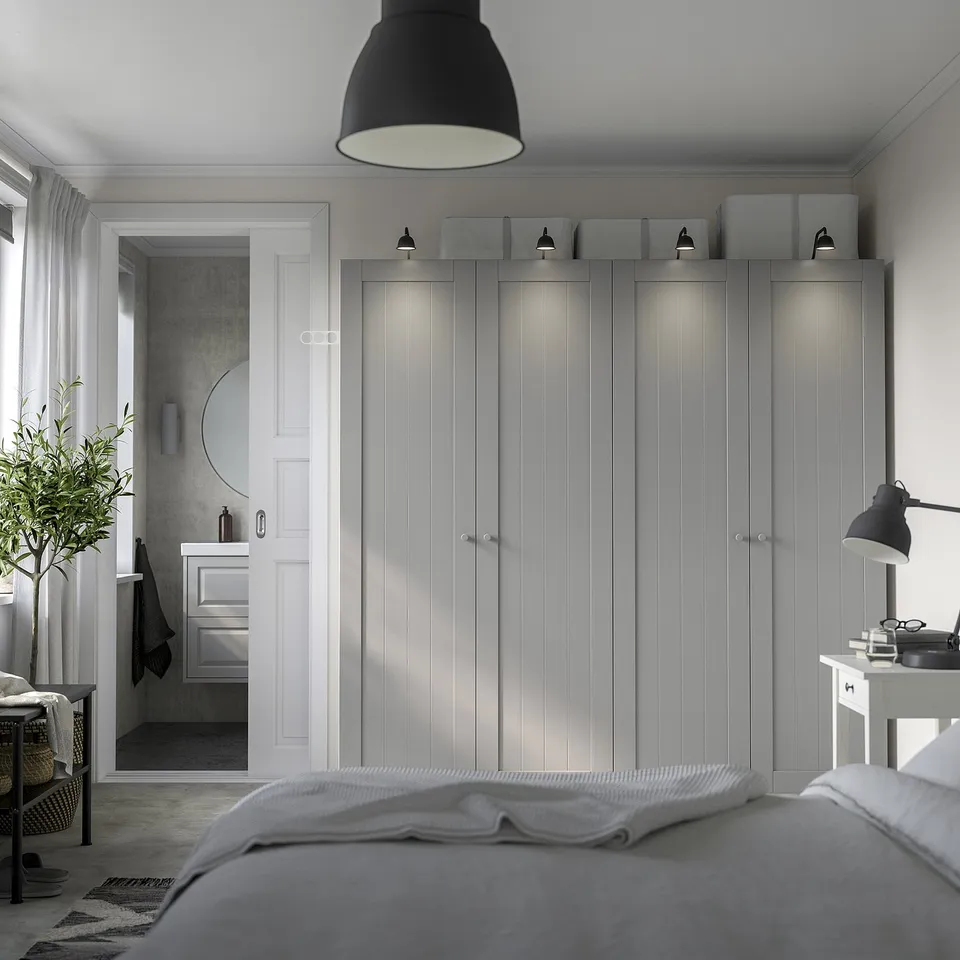 PAX / GULLABERG in a room