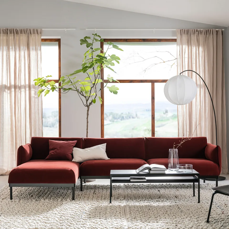 ÄPPLARYD in a room