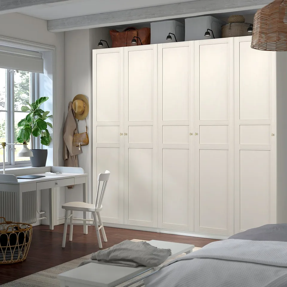 PAX / FLISBERGET in a room