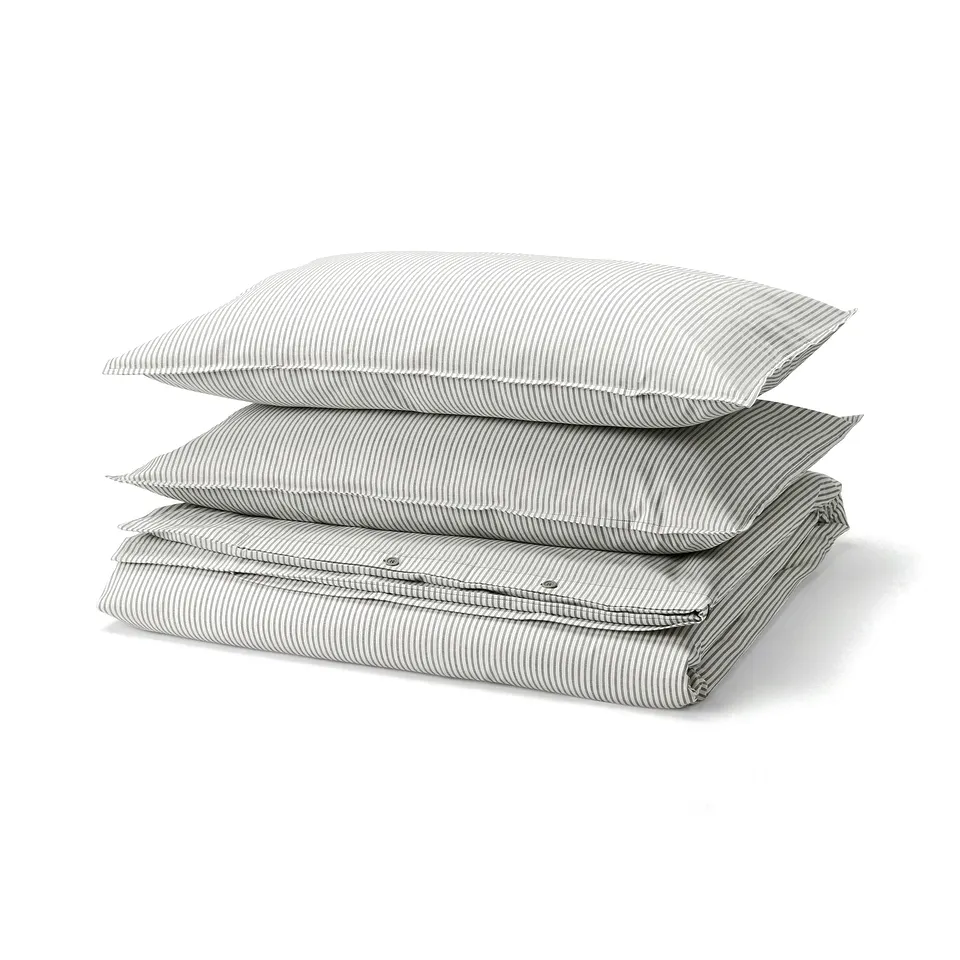 SOLFIBBLA duvet stack, grey/white stripes. Soft, recycled cotton, vintage-inspired design.