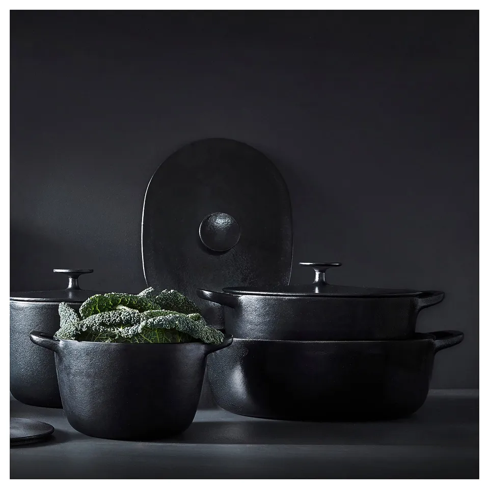 Black VARDAGEN cast iron set