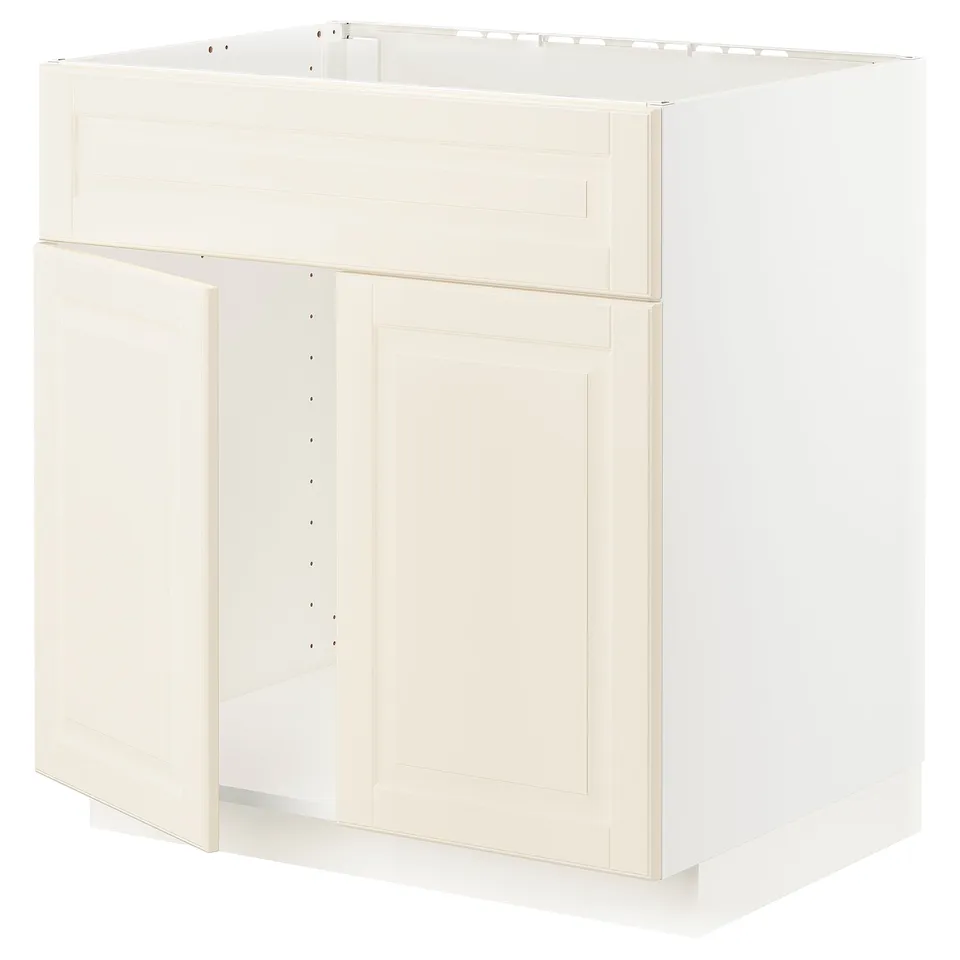 A white METOD kitchen cabinet with a classic off-white design and bevelled edges.