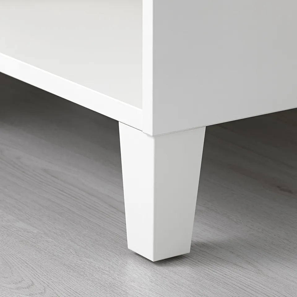 White, sturdy storage leg with clean finish.