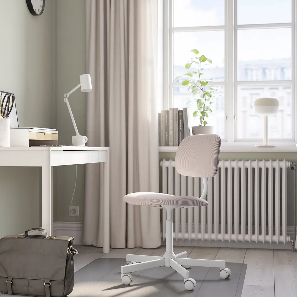 part: BLECKBERGET swivel chair