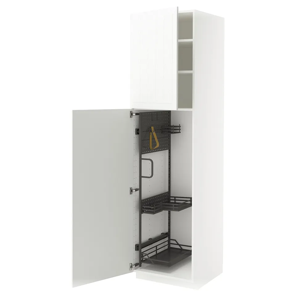 White METOD kitchen cabinet with pull-out organisers.