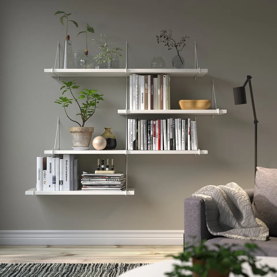 BERGSHULT / PERSHULT in a room