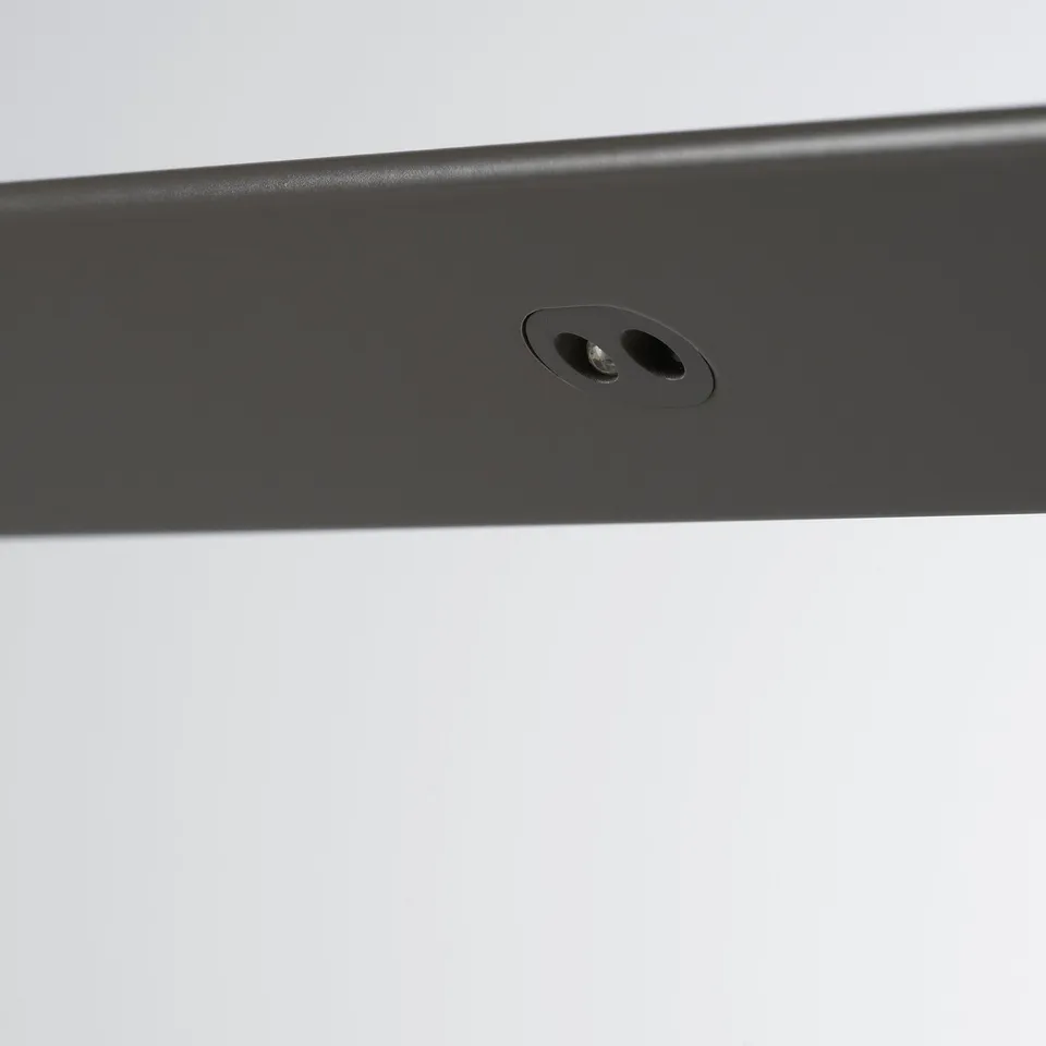 Led wardrobe light with sensor