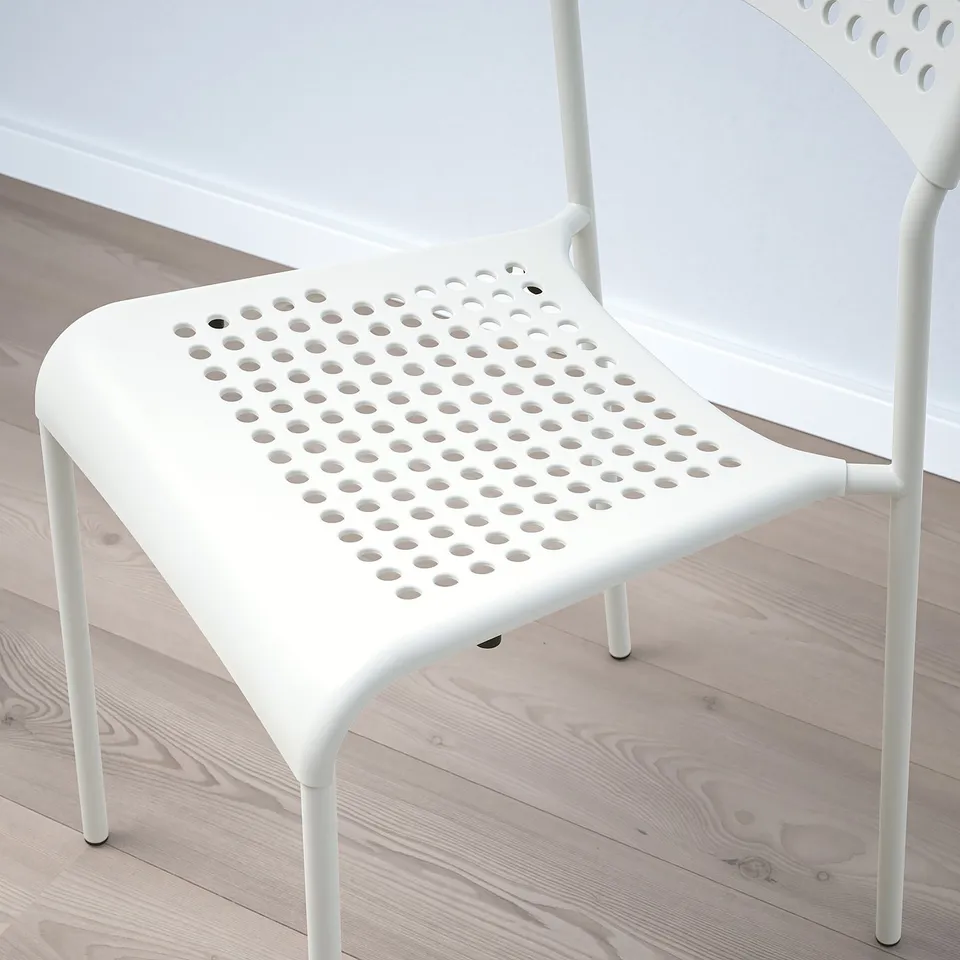 part: SANDSBERG table and 4 chairs