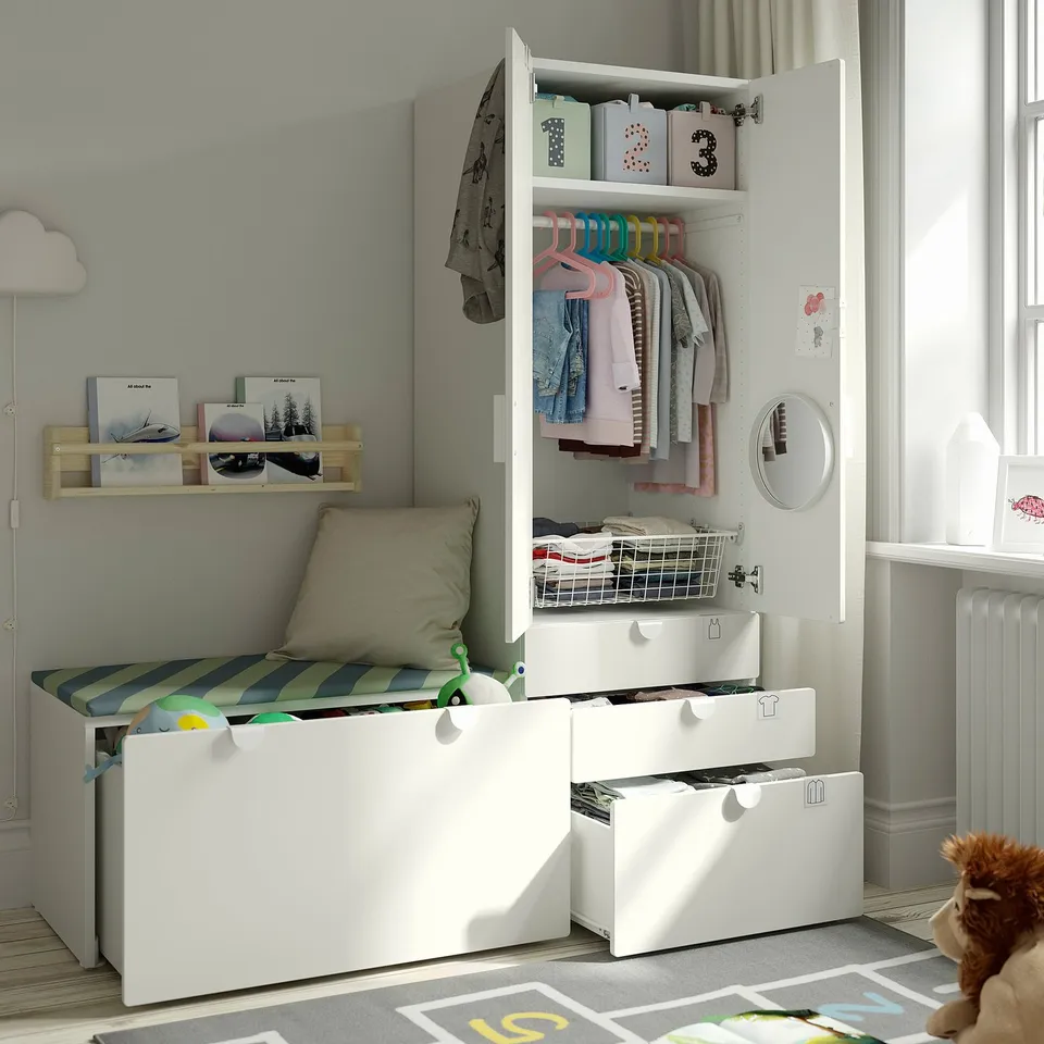 Childrens wardrobe with drawers and hanging space, soft-closing doors, and built-in safety.