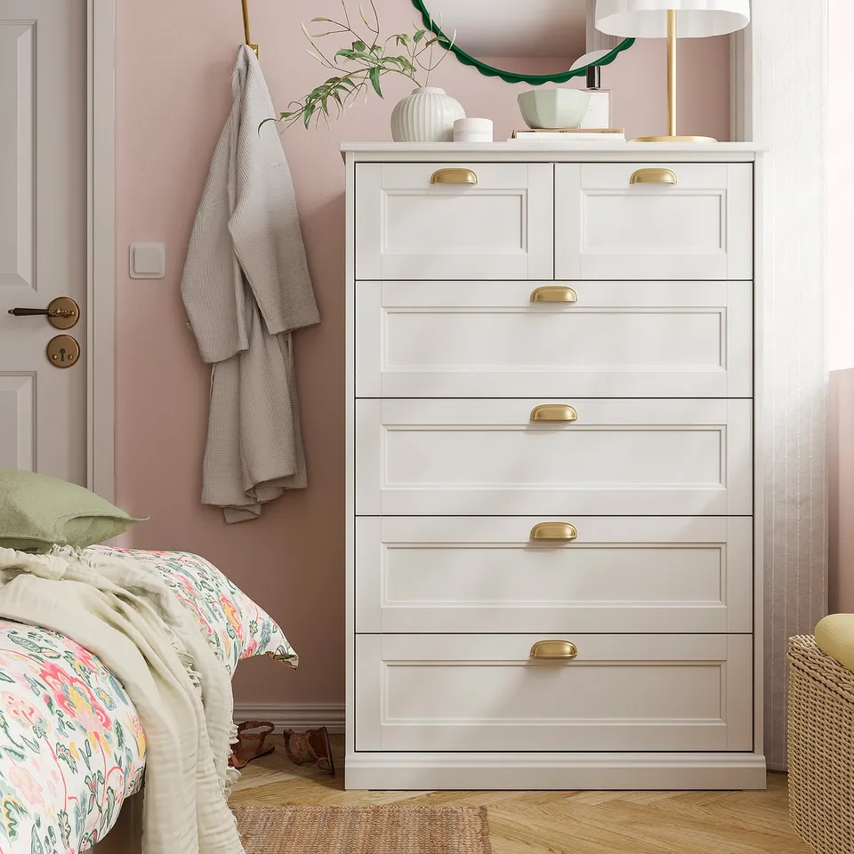 FÅGELFJÄLLET in a room