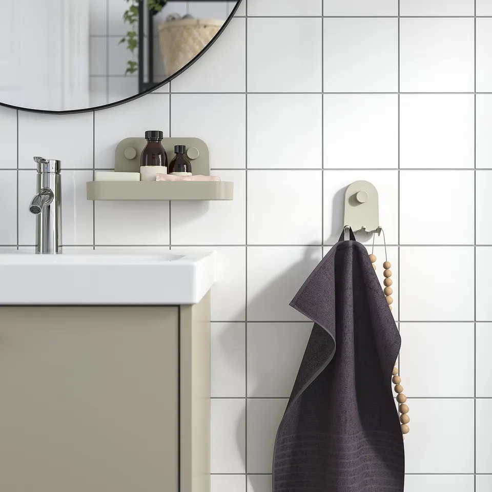ÖBONÄS in a room