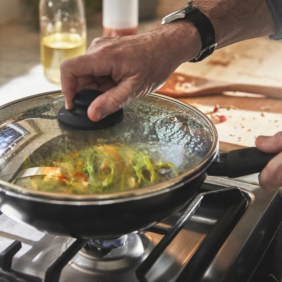 part: HEMLAGAD wok with lid