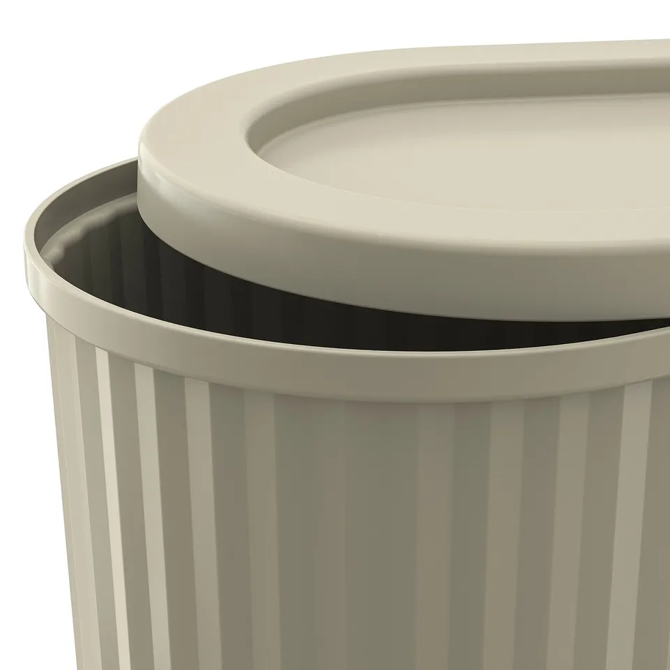 Sleek, beige dammang bin with lid and handle, designed for recycling, made from recycled plastic.