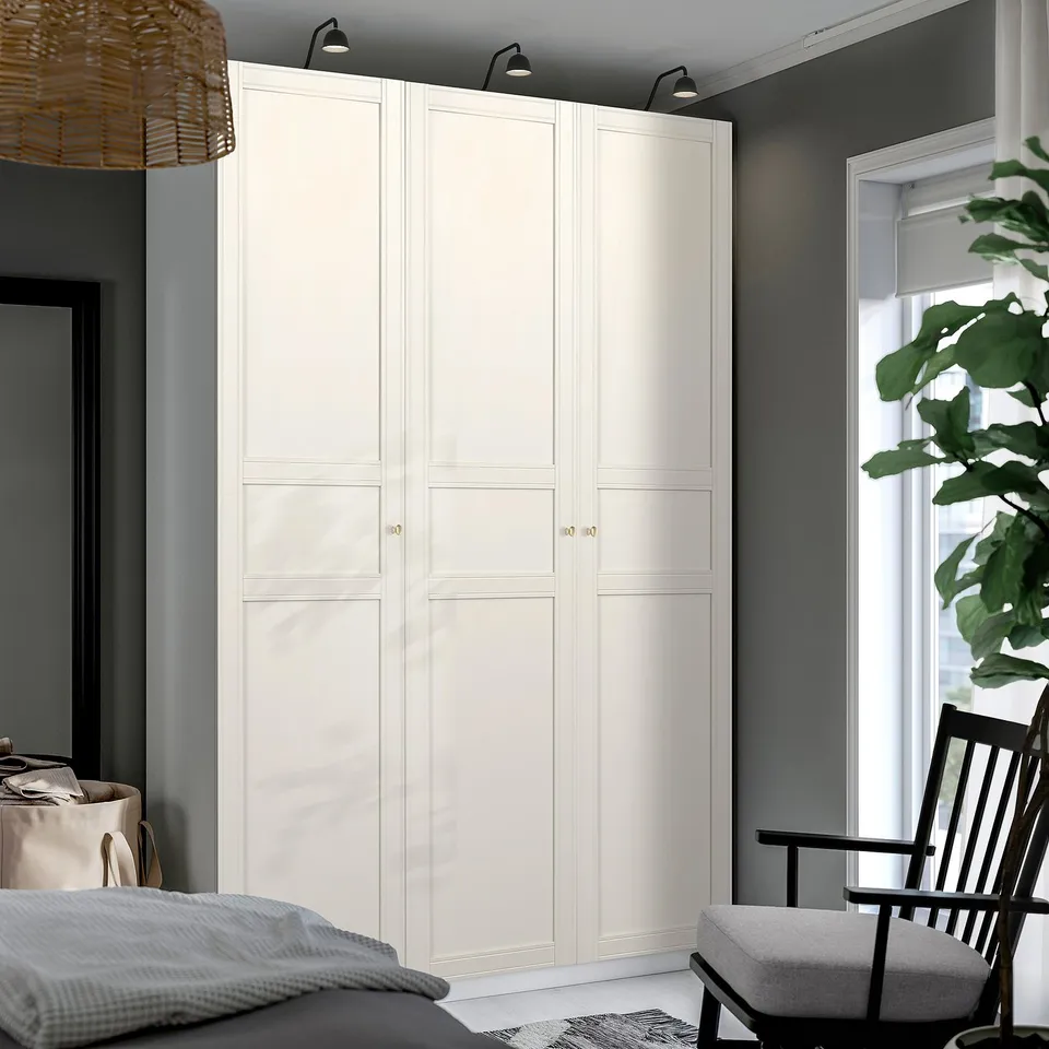 PAX / FLISBERGET in a room