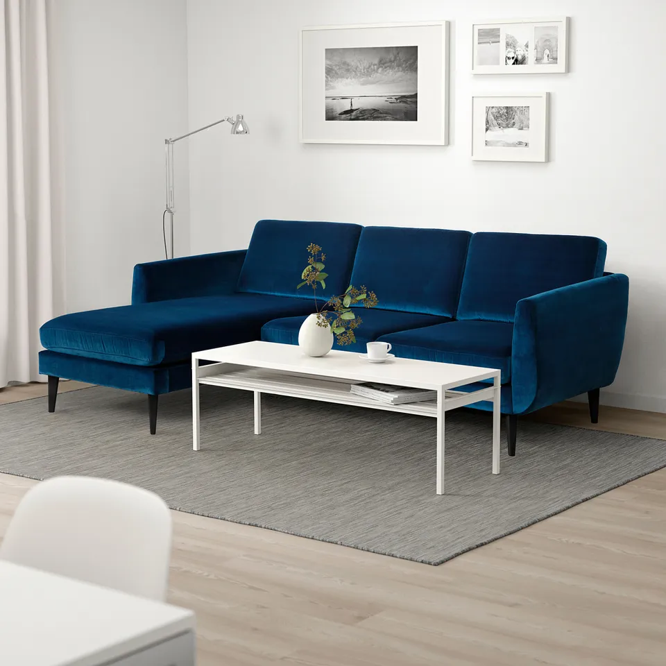 SMEDSTORP in a room