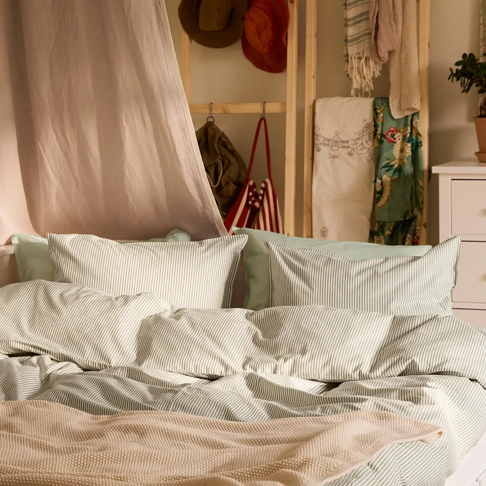 part: SOLFIBBLA duvet cover and 2 pillowcases