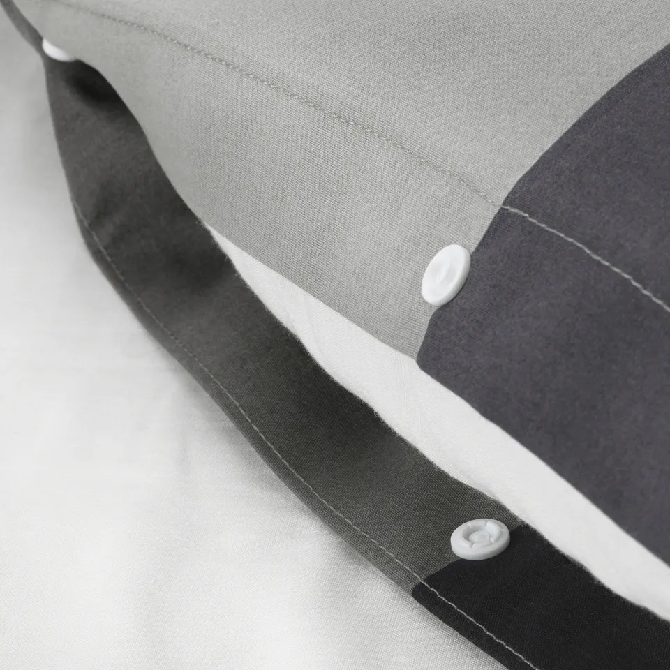 part: BRUNKRISSLA duvet cover and 2 pillowcases