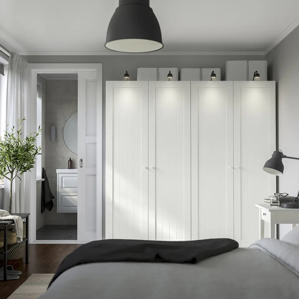 PAX / GULLABERG in a room