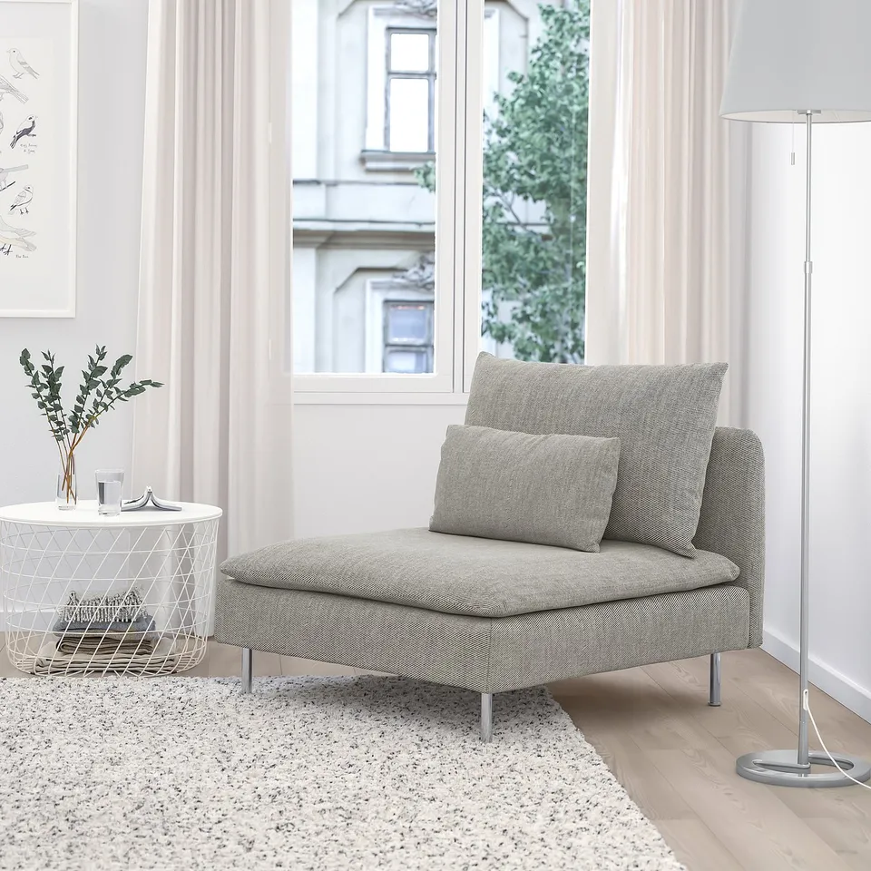 SÖDERHAMN in a room