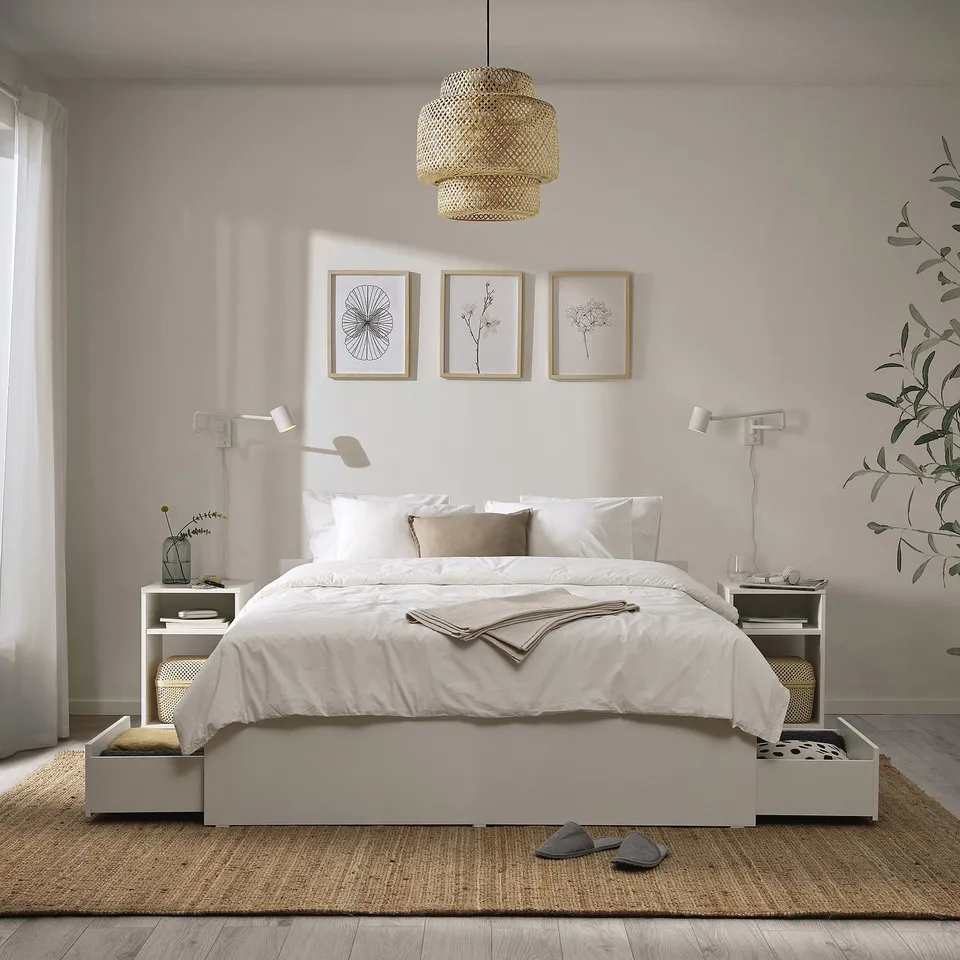 VIHALS in a room
