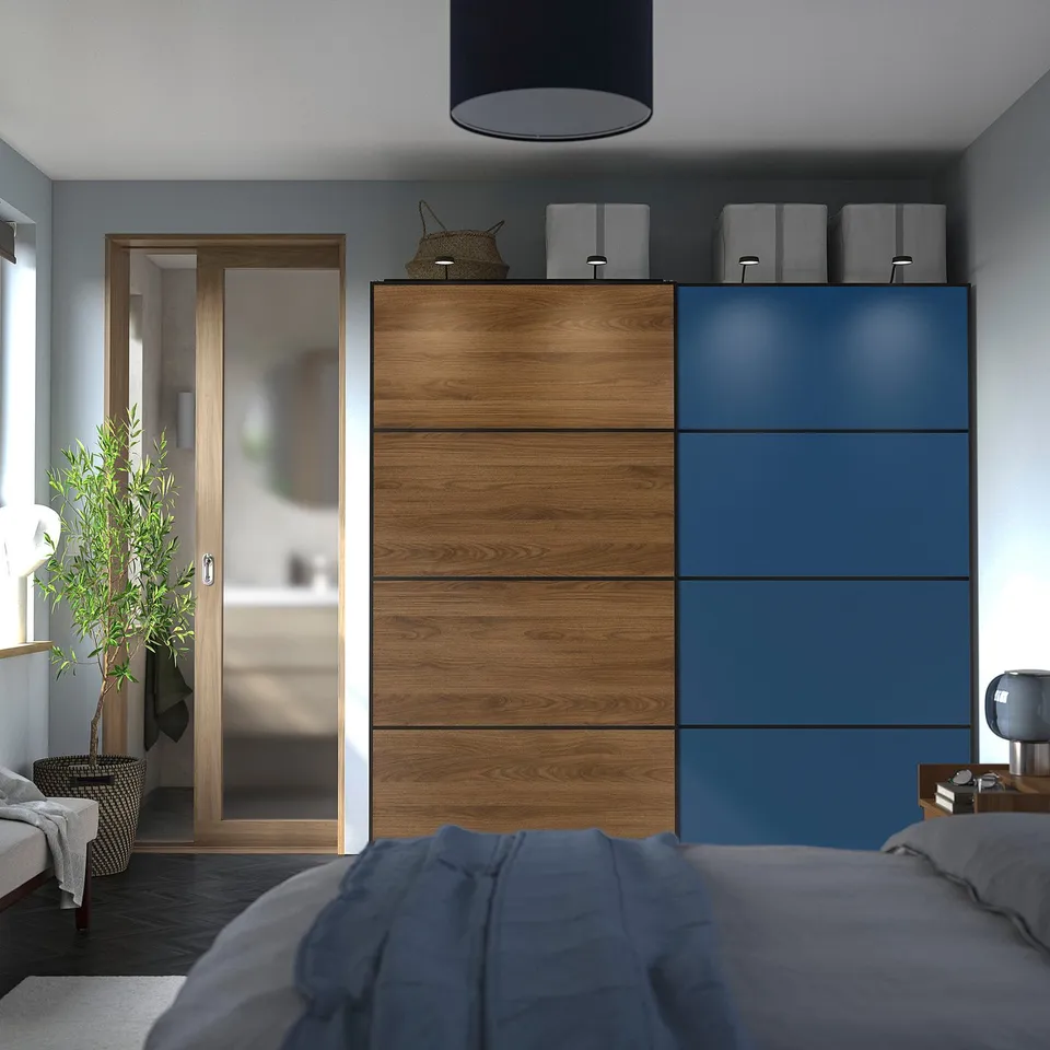 MEHAMN in a room
